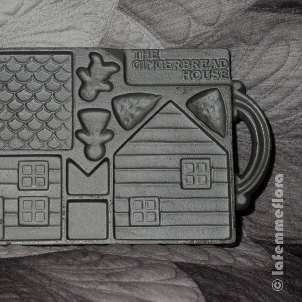 Gingerbread House Cookie Molds